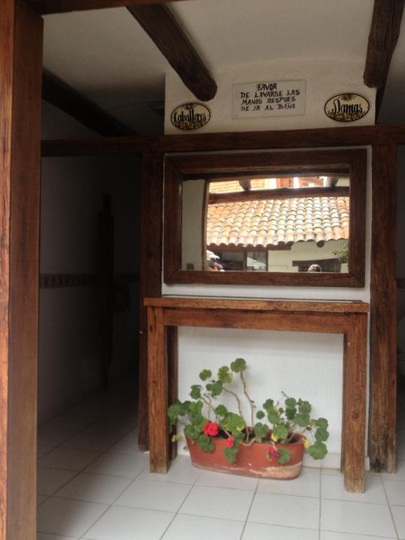 טפאלפה Hotel Meson Del Romero מראה חיצוני תמונה