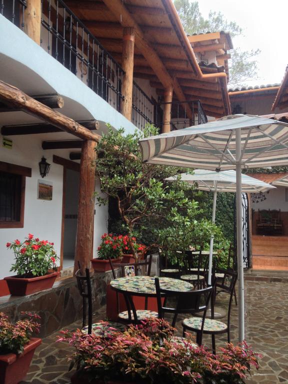 טפאלפה Hotel Meson Del Romero מראה חיצוני תמונה